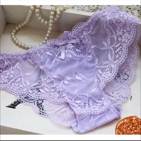 2 sets of lace bra with matching panties - Picture 6 of 8